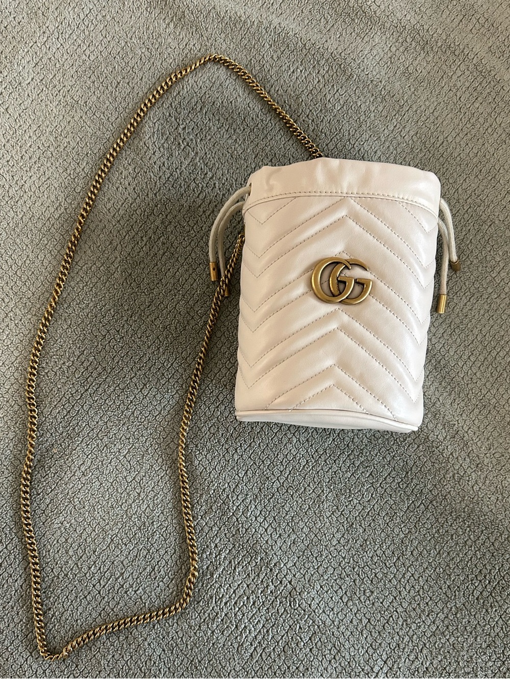 Gucci GG Marmont Mini Bucket Bag